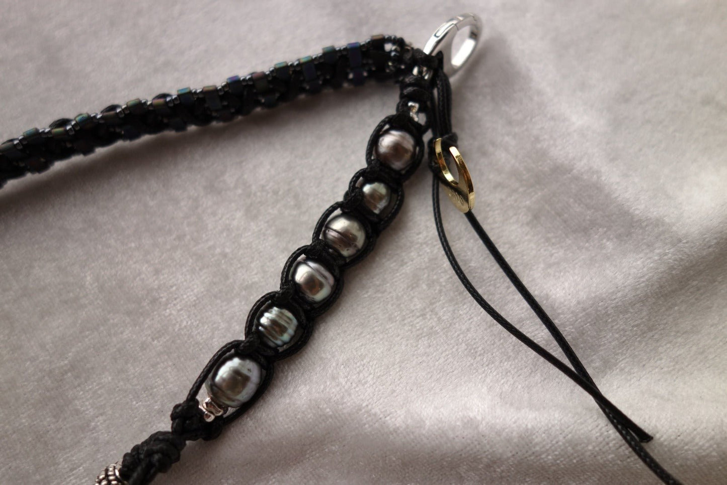 Black Woven Phone Strap with Tahitian Pearl - 5610 LUNATIC
