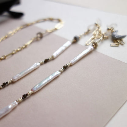 Linear White - The Sunglasses Chain - 5610 LUNATIC