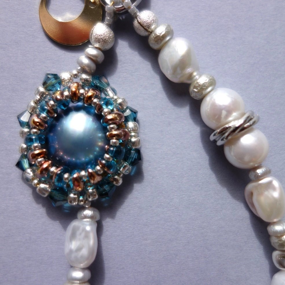 Lunara Phone Charm with Mabe Pearl - 5610 LUNATIC