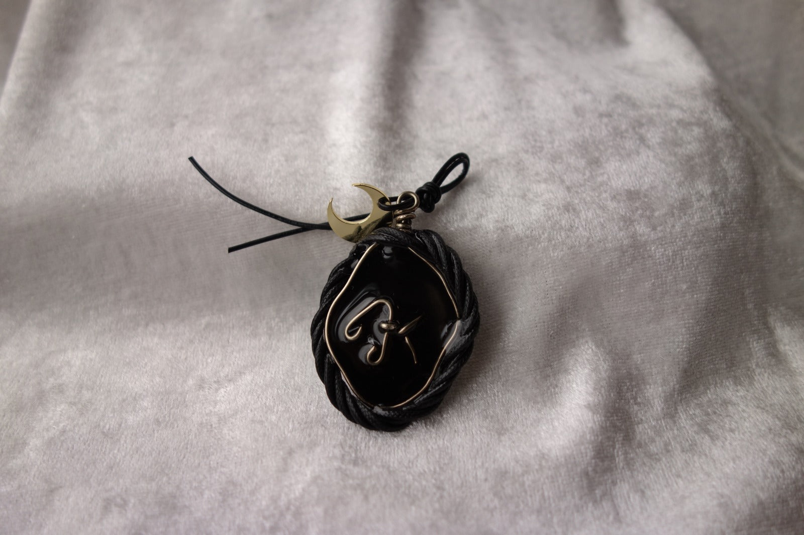 Spiral Woven Pendant - 5610 LUNATIC