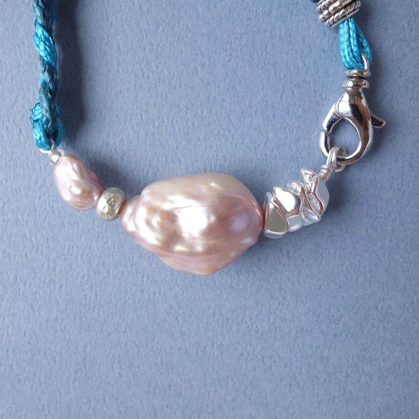 Teal Two Tone Baroque Pearl Bracelet - 5610 LUNATIC